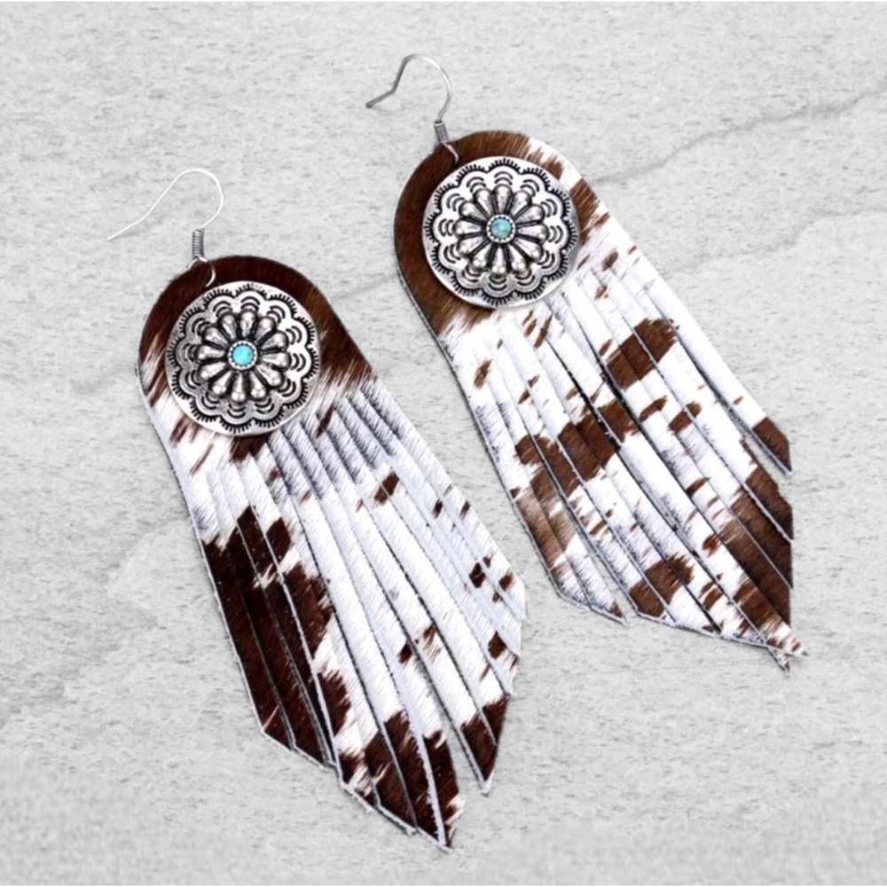 1 LEFT! Handmade Genuine Leather Fur Tassel Conch Dangle Earrings - Picture 2 of 5